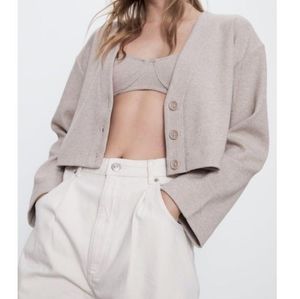 ZARA cropped beige cardigan